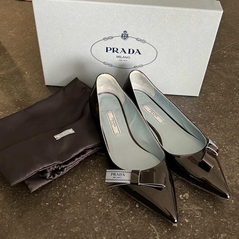 Prada Logo Bow Black Patent Leather Flats Size 36 (US 6)